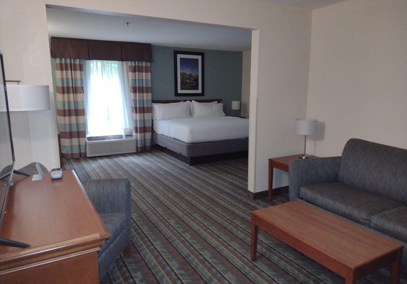 Holiday Inn Express & Suites Salamanca, An Ihg Hotel Екстериор снимка
