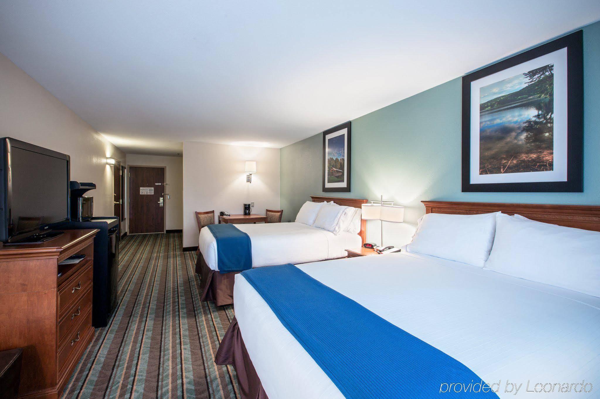 Holiday Inn Express & Suites Salamanca, An Ihg Hotel Екстериор снимка