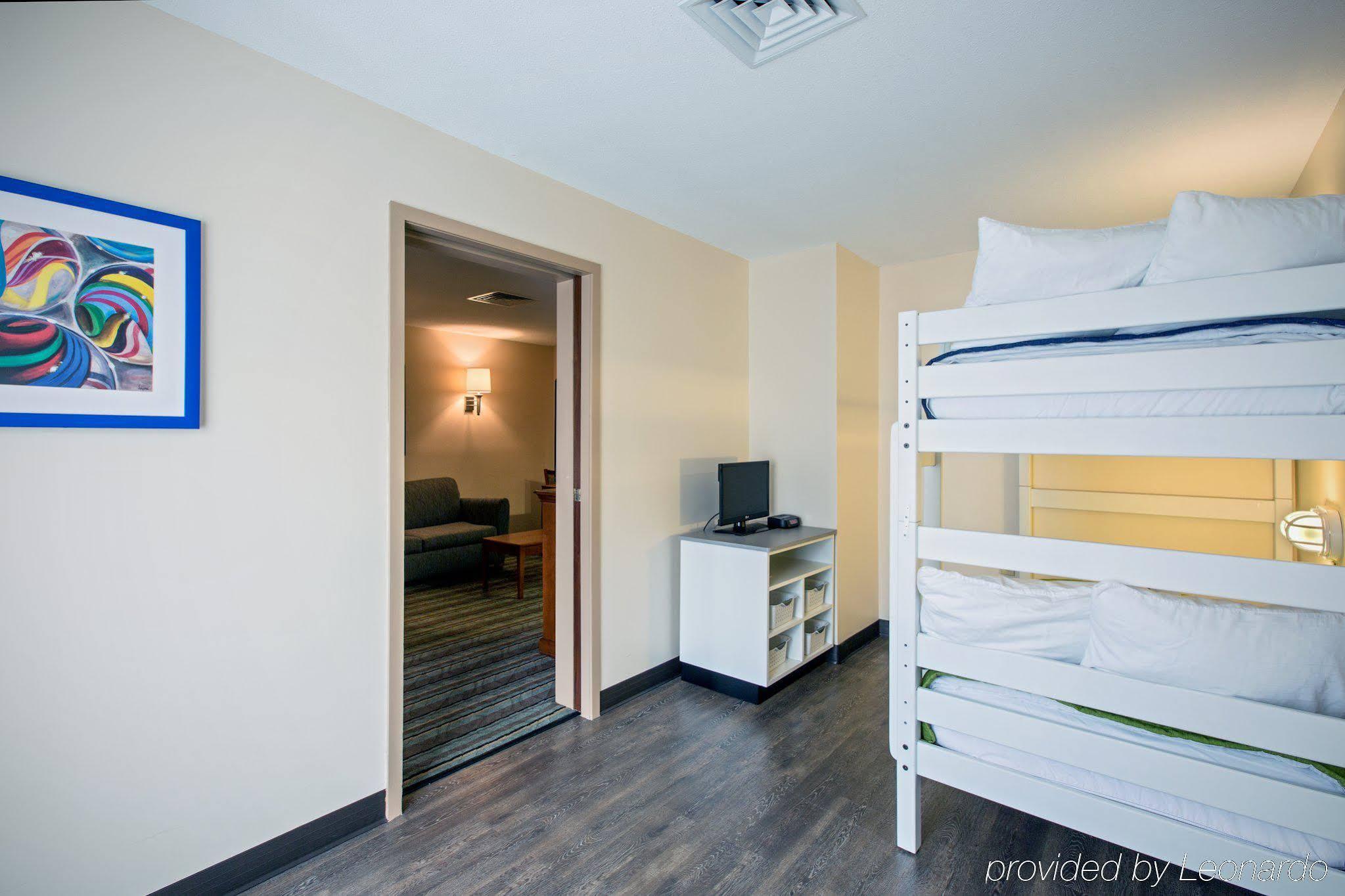 Holiday Inn Express & Suites Salamanca, An Ihg Hotel Екстериор снимка